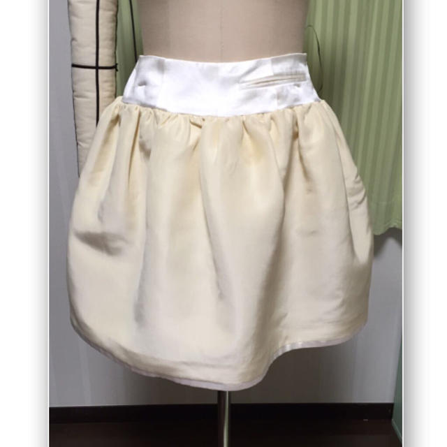 UNDERCOVER(アンダーカバー)のundercover ボリュームスカート レディースのスカート(ミニスカート)の商品写真