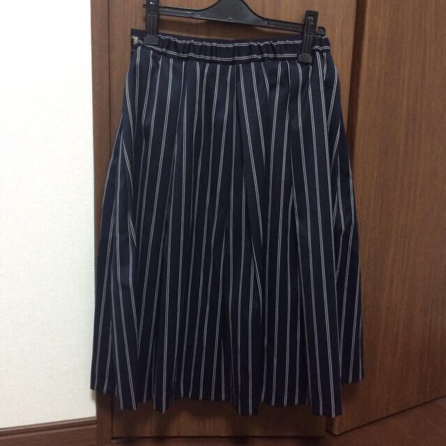 URBAN RESEARCH(アーバンリサーチ)の【美品】アーバンリサーチ スカート レディースのスカート(ひざ丈スカート)の商品写真