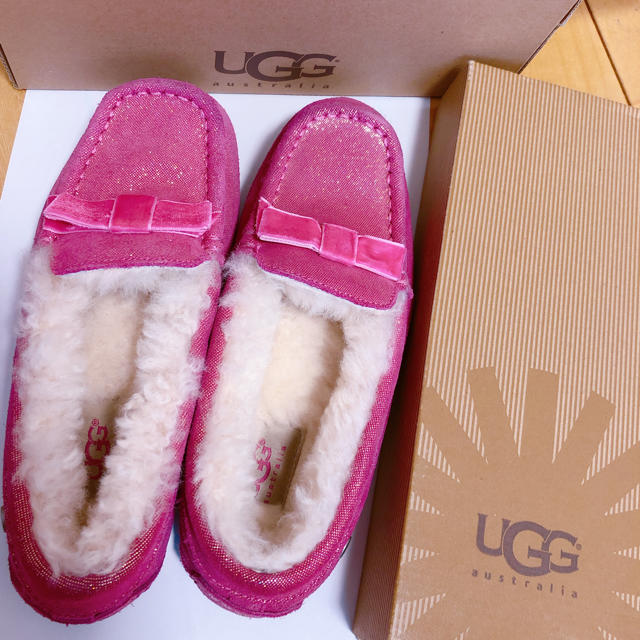 UGG(アグ)の最終お値下げ UGG キッズ キッズ/ベビー/マタニティのキッズ靴/シューズ(15cm~)(その他)の商品写真