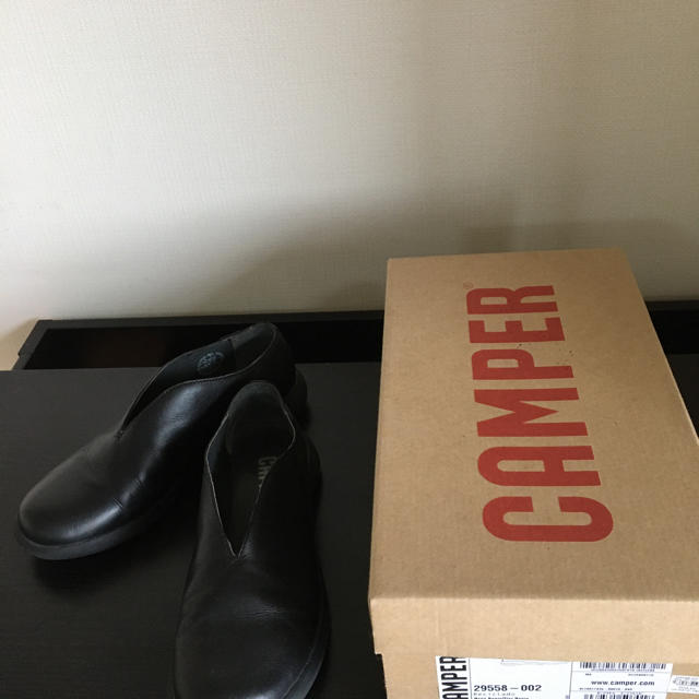 CAMPER(カンペール)の★Nyy様専用★カンペール　37 黒　フラットシューズ レディースの靴/シューズ(ローファー/革靴)の商品写真