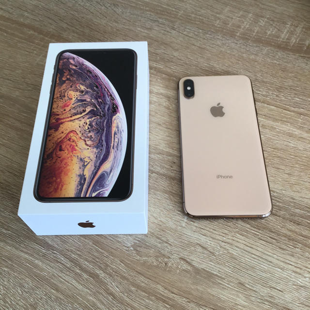 Apple(アップル)のiPhone XS MAX ゴールド 256GB SIMフリー スマホ/家電/カメラのスマートフォン/携帯電話(スマートフォン本体)の商品写真