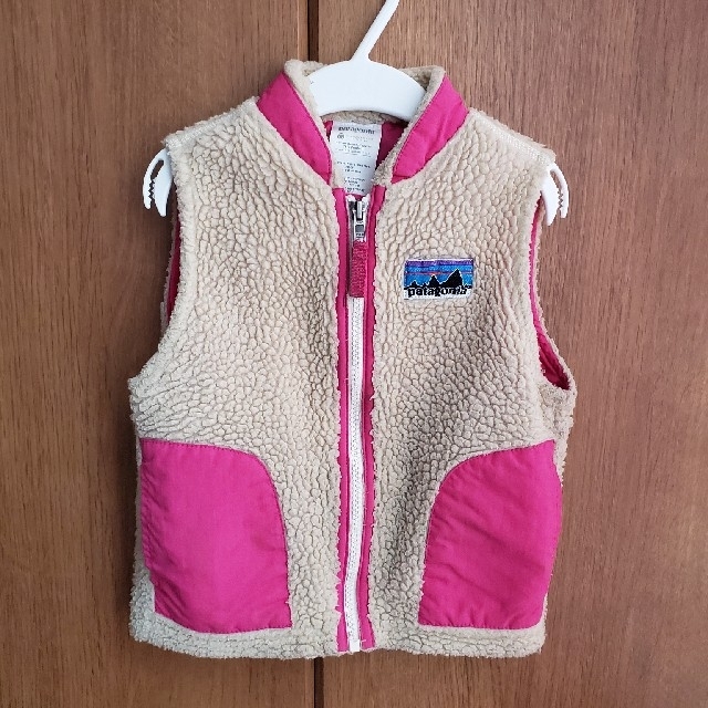 patagonia(パタゴニア)のpatagonia ベスト 2T キッズ/ベビー/マタニティのキッズ服女の子用(90cm~)(ジャケット/上着)の商品写真