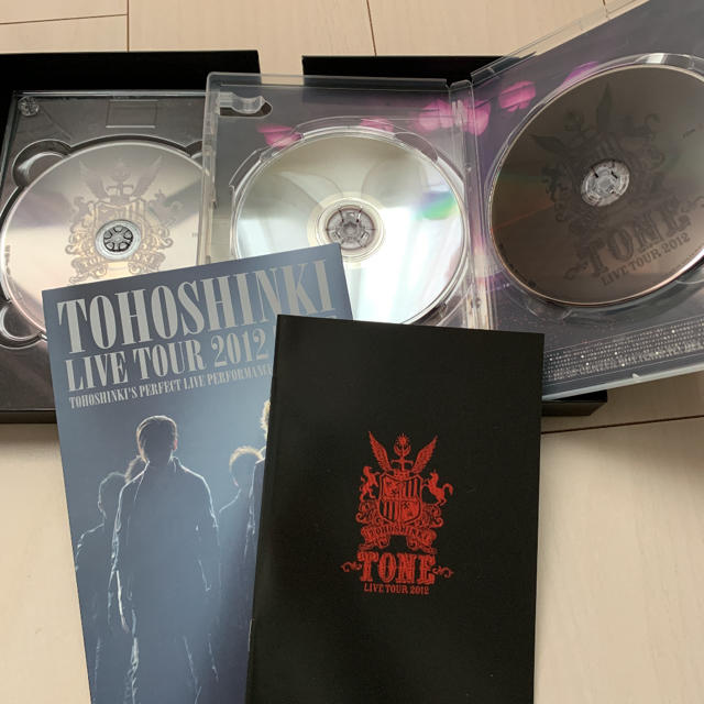 東方神起(トウホウシンキ)の東方神起 ☆ LIVE DVD 〜 2012 TONE エンタメ/ホビーのDVD/ブルーレイ(ミュージック)の商品写真