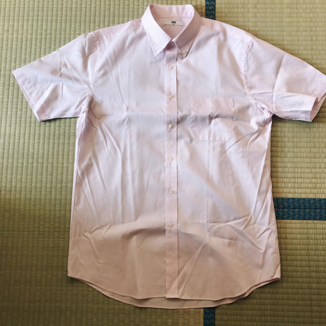 UNIQLO(ユニクロ)の男性用夏用ワイシャツ メンズのトップス(シャツ)の商品写真