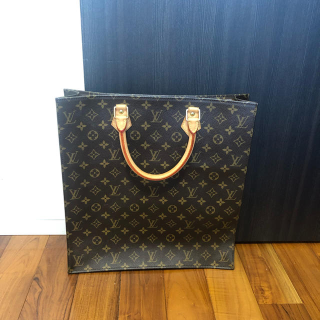 LOUIS VUITTON - ルイヴィトン トートバック美品今日だけ値下げの通販 ...