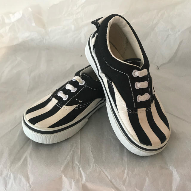 VANS(ヴァンズ)のVANS 子供用スニーカー 16cm 未使用 美品 キッズ/ベビー/マタニティのキッズ靴/シューズ(15cm~)(スニーカー)の商品写真