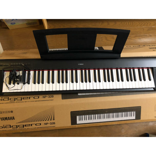ヤマハ piaggero NP-32B ヘッドホン付き 電子ピアノ ヤマハ piaggero NP-32B ヘッドホン付き 電子ピアノ