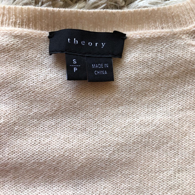 theory(セオリー)のはな様お買い上げ♡セオリー カシミア Vネック ニット S   ピンク レディースのトップス(ニット/セーター)の商品写真