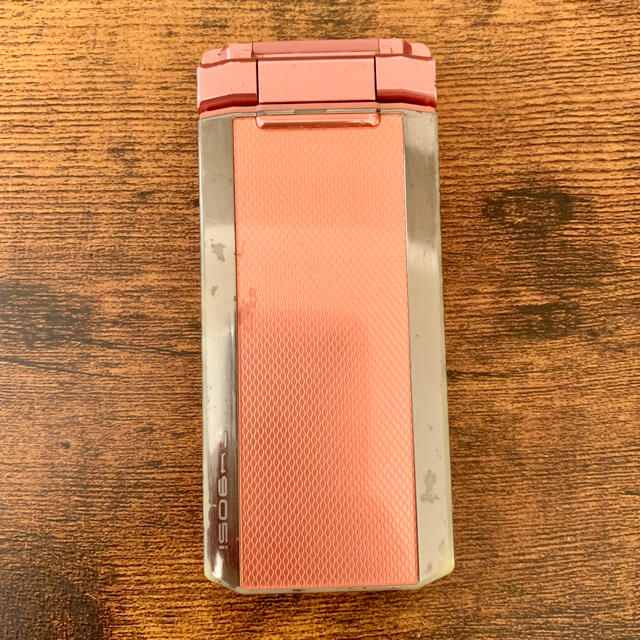 SHARP(シャープ)の送料込み ドコモ 携帯電話 ガラケー ピンク色 SH905i スマホ/家電/カメラのスマートフォン/携帯電話(携帯電話本体)の商品写真