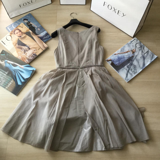 FOXEY(フォクシー)の♡FOXEY フォクシー シルクフレアワンピース♡ レディースのワンピース(ひざ丈ワンピース)の商品写真