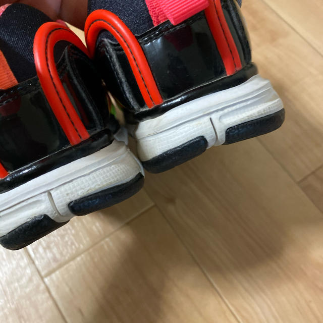 NIKE(ナイキ)のナイキ★ダイナモフリー★18.5 キッズ/ベビー/マタニティのキッズ靴/シューズ(15cm~)(スニーカー)の商品写真