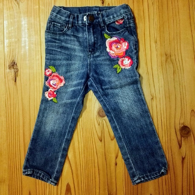 GAP(ギャップ)のGAP 子供用ジーパン　95cm キッズ/ベビー/マタニティのキッズ服女の子用(90cm~)(パンツ/スパッツ)の商品写真