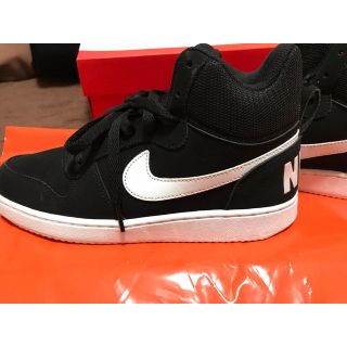 ナイキ(NIKE)のNIKE ナイキ スニーカー 使用1度のみの美品✨ 10/17値下げしました(スニーカー)