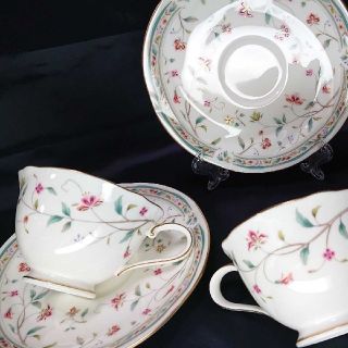 ノリタケ(Noritake)のノリタケ ハナサラサ  未使用  ２客、ノリタケ製スプーン ２本 です。(食器)