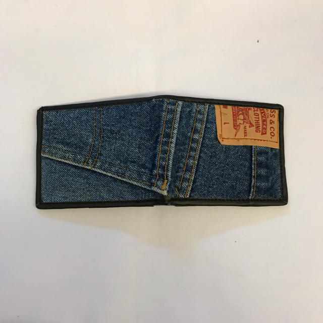 Levi's - リーバイス デニム 二つ折 財布 リメイク ウォレットの Levi's - リーバイス デニム 二つ折 財布 リメイク ウォレットの