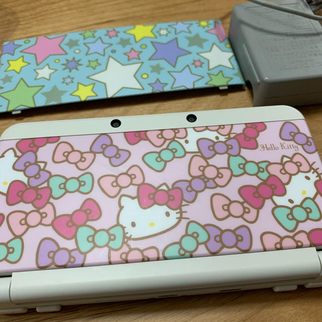 NEW ニンテンドー3DS 本体 キティ カバー付き 32GマイクロSDカード携帯用ゲーム機本体