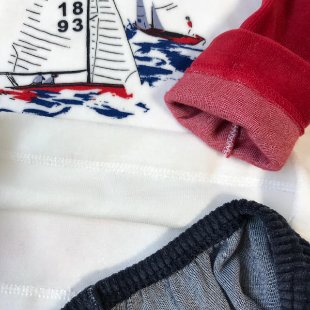 PETIT BATEAU(プチバトー)の【Ritz様専用】新品 プチバトー♡ベロアバイカラープリント長袖パジャマ2ans キッズ/ベビー/マタニティのベビー服(~85cm)(パジャマ)の商品写真