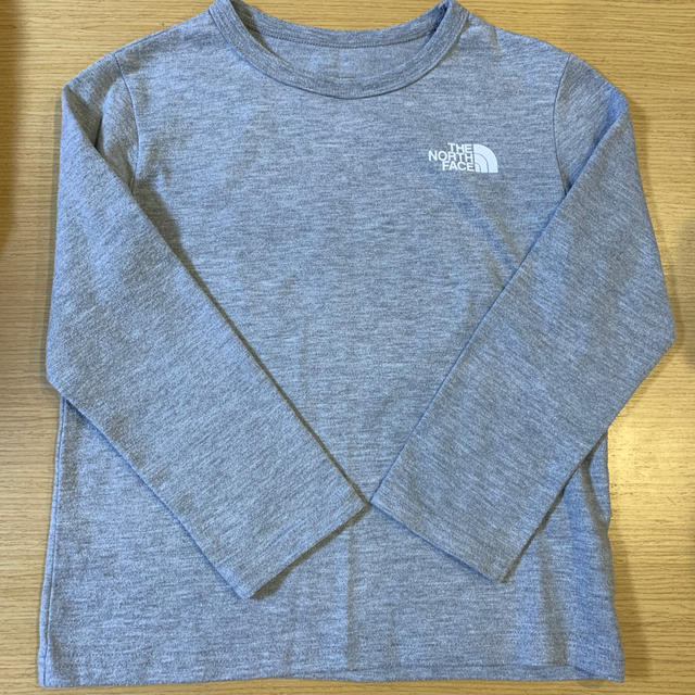 THE NORTH FACE(ザノースフェイス)のノースフェイス  キッズ　長袖　ロングTシャツ120 キッズ/ベビー/マタニティのキッズ服男の子用(90cm~)(Tシャツ/カットソー)の商品写真