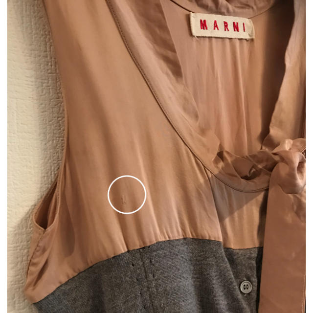 Marni(マルニ)のMARNI シルク切り替えニットジレ カーディガン レディースのトップス(ニット/セーター)の商品写真