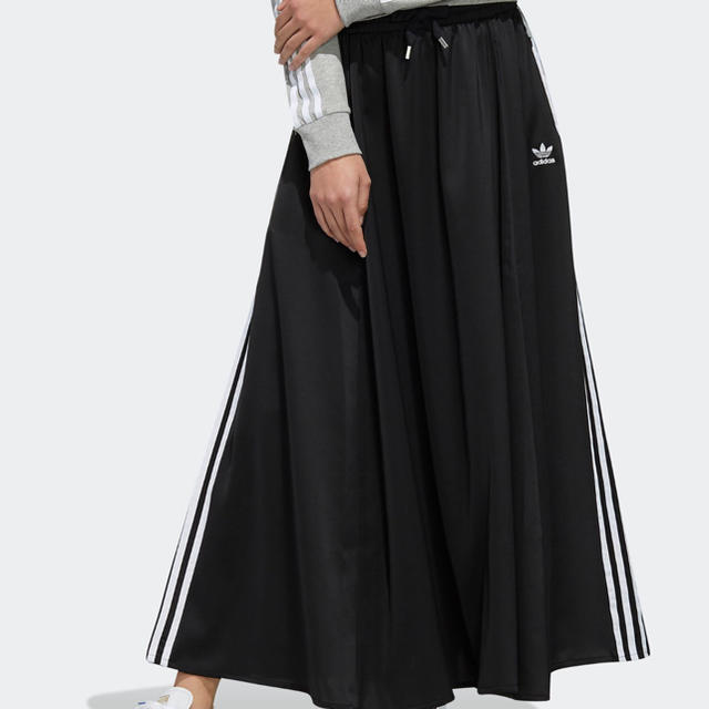 adidas(アディダス)のLONG SATIN SKIRT アディダスオリジナルス レディースのスカート(ロングスカート)の商品写真