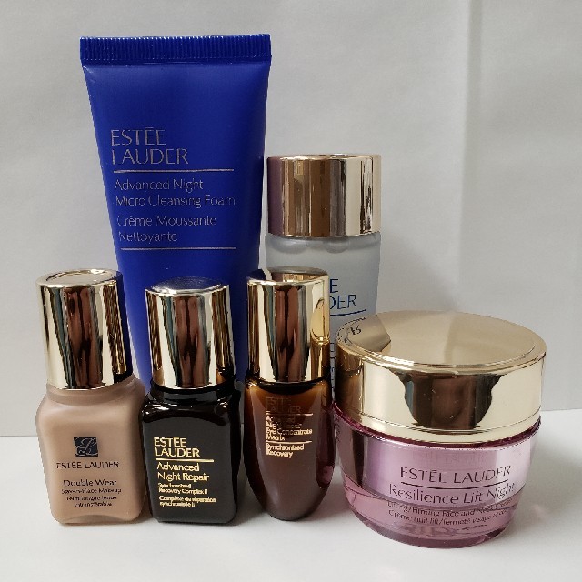 エスティローダー ESTEE LAUDER トライアルセット ポーチ付 コスメ/美容のキット/セット(サンプル/トライアルキット)の商品写真