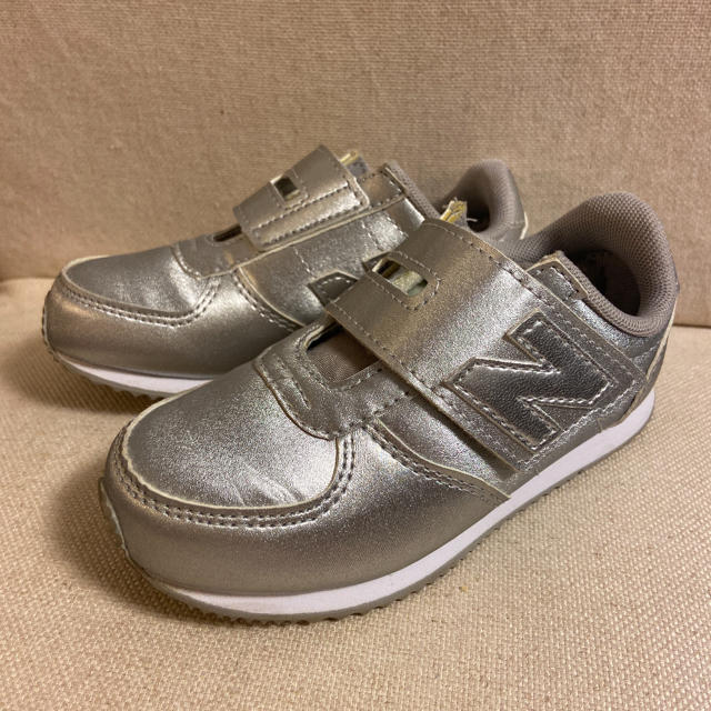 New Balance(ニューバランス)の美品☆ニューバランス　スニーカー キッズ/ベビー/マタニティのキッズ靴/シューズ(15cm~)(スニーカー)の商品写真