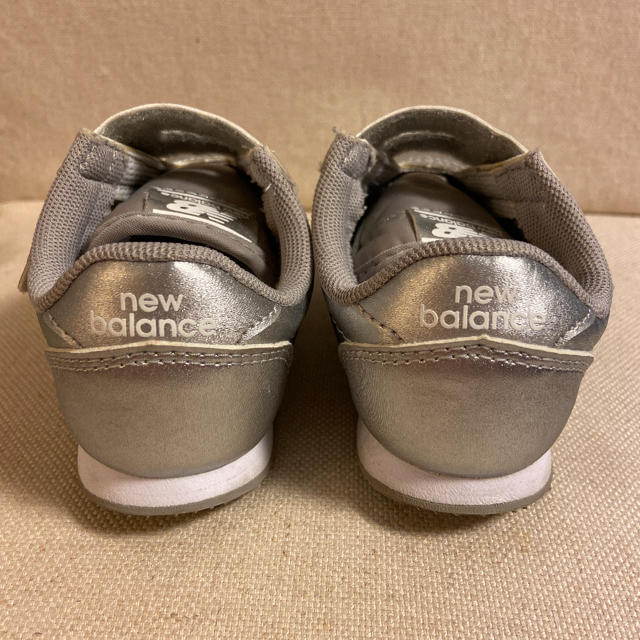 New Balance(ニューバランス)の美品☆ニューバランス　スニーカー キッズ/ベビー/マタニティのキッズ靴/シューズ(15cm~)(スニーカー)の商品写真