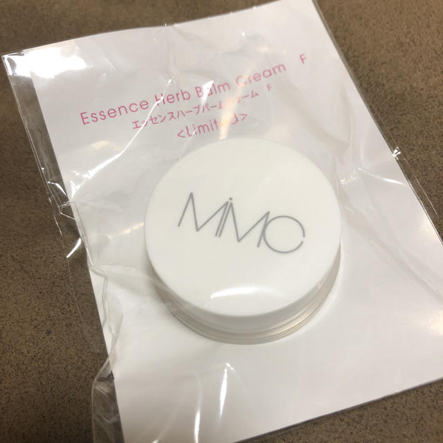 MiMC(エムアイエムシー)のmimc エッセンスハーブバームクリームローズ　ミニ コスメ/美容のスキンケア/基礎化粧品(フェイスオイル/バーム)の商品写真