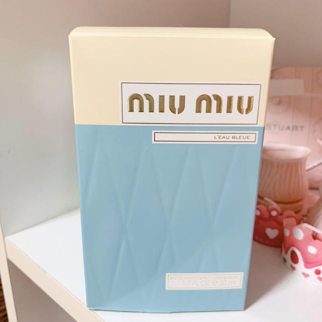 miumiu(ミュウミュウ)のj様専用　miumiu ロー　ブルー　オールドパルファム コスメ/美容の香水(香水(女性用))の商品写真