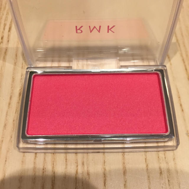 RMK(アールエムケー)のRMK チーク ホット　レッド　ピンク コスメ/美容のベースメイク/化粧品(チーク)の商品写真