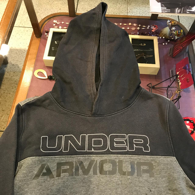 UNDER ARMOUR(アンダーアーマー)のアンダーアーマー　パーカー　 キッズ/ベビー/マタニティのキッズ服男の子用(90cm~)(ジャケット/上着)の商品写真