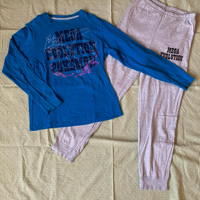 UNIQLO(ユニクロ)のポケモン パジャマ キッズ/ベビー/マタニティのキッズ服男の子用(90cm~)(パジャマ)の商品写真