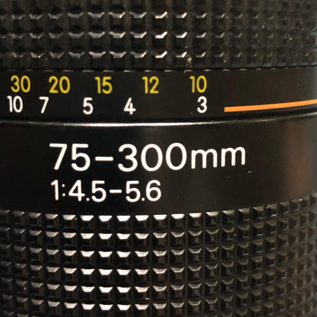 Nikon(ニコン)のNikon AF NIKKOR 75-300mm 1・4.5-5.6中古品 スマホ/家電/カメラのカメラ(レンズ(ズーム))の商品写真