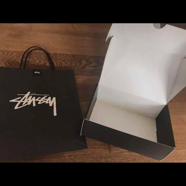 STUSSY(ステューシー)のギフトBOX インテリア/住まい/日用品のオフィス用品(ラッピング/包装)の商品写真