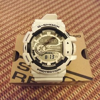 ジーショック(G-SHOCK)のGSHOCK GA-400-7AJF 白 ハイパーカラー(腕時計(デジタル))