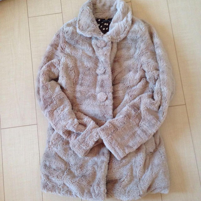 INGNI(イング)のファーコート レディースのジャケット/アウター(毛皮/ファーコート)の商品写真