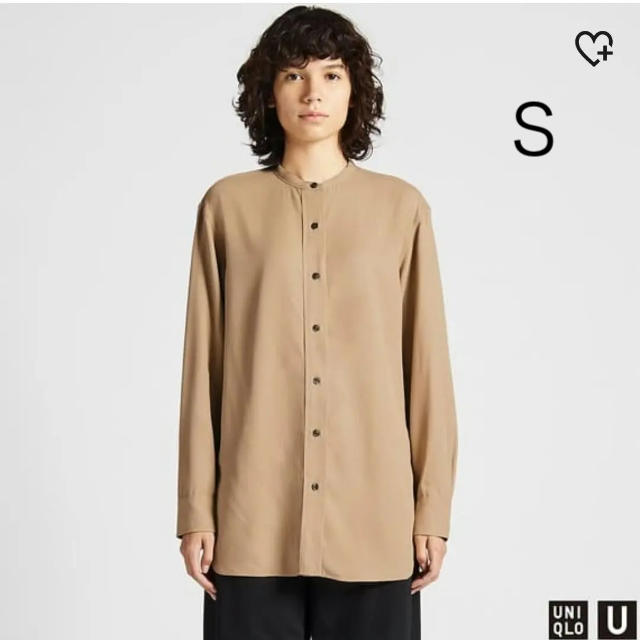 UNIQLO(ユニクロ)の新品タグつき！ドレープツイルスタンドカラーシャツ ベージュ レディースのトップス(シャツ/ブラウス(長袖/七分))の商品写真