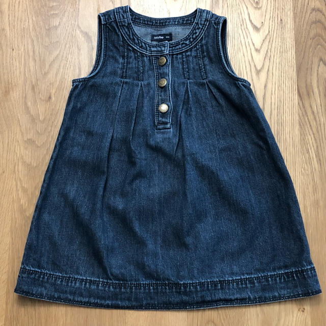 babyGAP(ベビーギャップ)のデニムワンピース ジャンパースカート キッズ/ベビー/マタニティのキッズ服女の子用(90cm~)(ワンピース)の商品写真