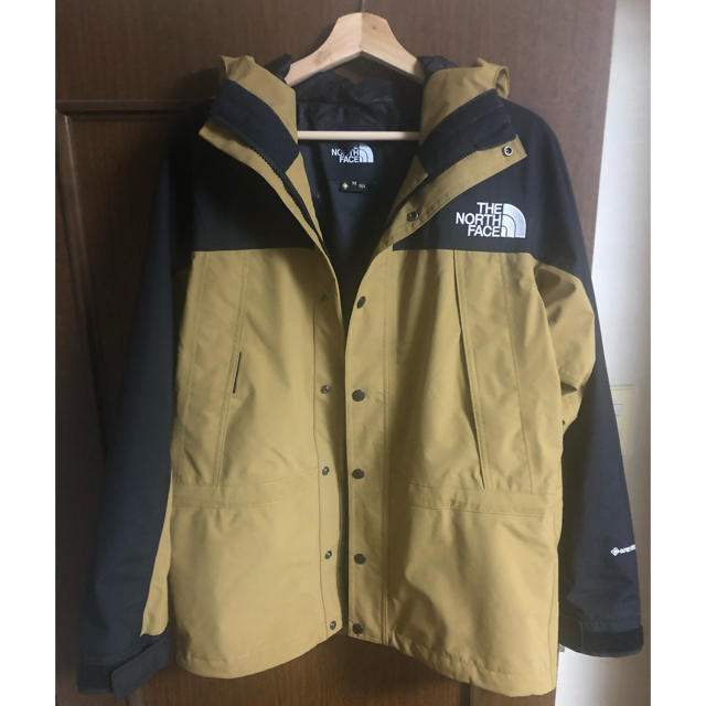 THE NORTH FACE(ザノースフェイス)のマウンテンライトジャケット　ブリティッシュカーキ　Mサイズ メンズのジャケット/アウター(マウンテンパーカー)の商品写真