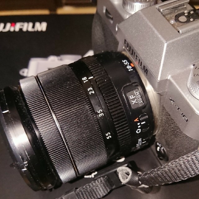 富士フイルム(フジフイルム)のFUJIFILM X-T10 スマホ/家電/カメラのカメラ(ミラーレス一眼)の商品写真