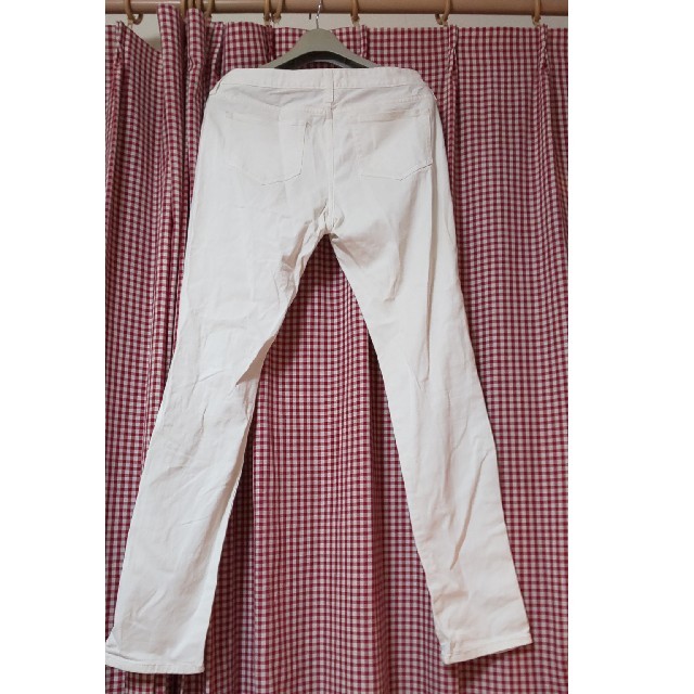 GU(ジーユー)のGU ホワイトジーンズ レディースのパンツ(デニム/ジーンズ)の商品写真