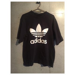 アディダス(adidas)のadidas Tシャツ(Tシャツ/カットソー(半袖/袖なし))