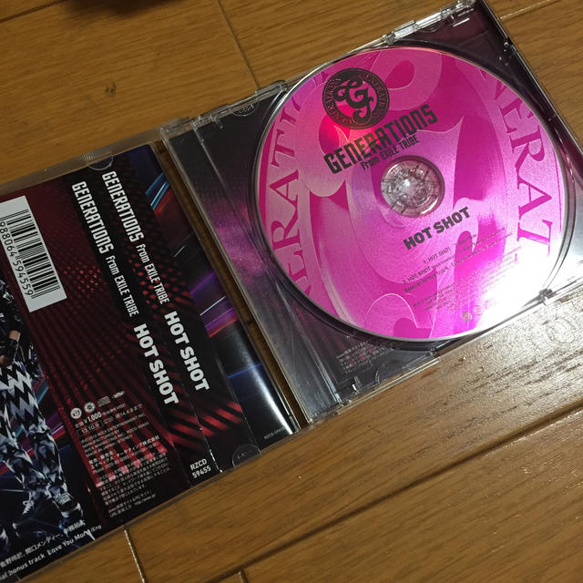 GENERATIONS(ジェネレーションズ)のHOT SHOT エンタメ/ホビーのCD(ポップス/ロック(邦楽))の商品写真