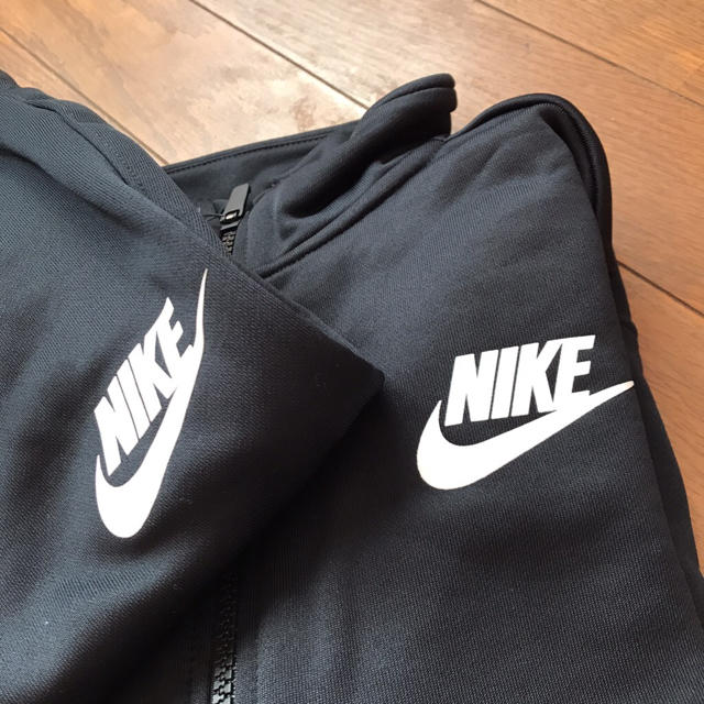 NIKE(ナイキ)の【新品】ナイキ セットアップ 140 キッズ/ベビー/マタニティのキッズ服男の子用(90cm~)(ジャケット/上着)の商品写真