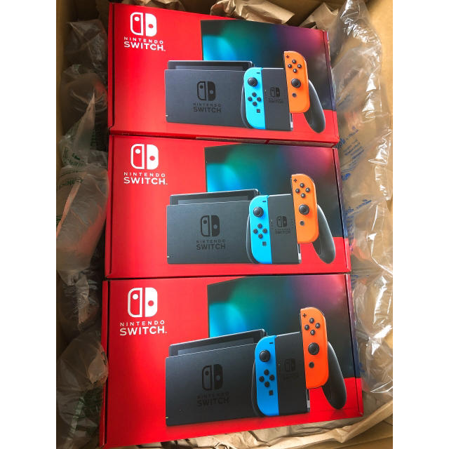 Nintendo Switch(ニンテンドースイッチ)の【新品】Nintendo Switch 12台セット エンタメ/ホビーのゲームソフト/ゲーム機本体(家庭用ゲーム機本体)の商品写真