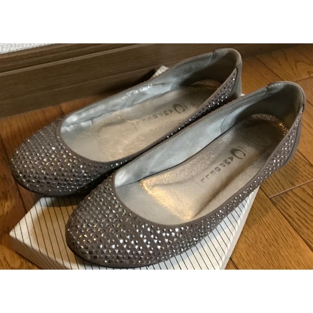 JEFFREY CAMPBELL(ジェフリーキャンベル)のJEFFRE CAMPBELL フラットシューズ　グレー　スタッズ レディースの靴/シューズ(バレエシューズ)の商品写真