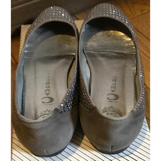 JEFFREY CAMPBELL(ジェフリーキャンベル)のJEFFRE CAMPBELL フラットシューズ　グレー　スタッズ レディースの靴/シューズ(バレエシューズ)の商品写真