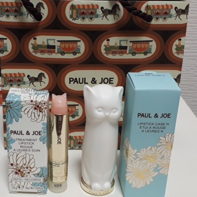 PAUL & JOE(ポールアンドジョー)の♥送料無料♥ PAUL&JOE リップケース リップスティック コスメ/美容のスキンケア/基礎化粧品(リップケア/リップクリーム)の商品写真