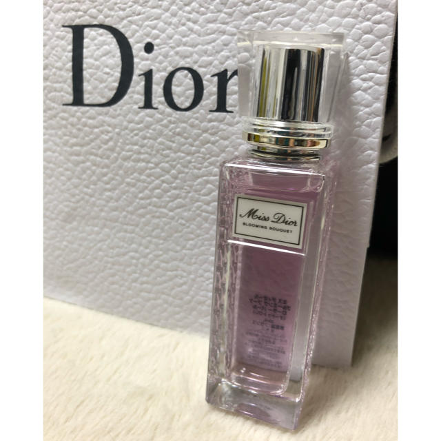 Dior(ディオール)のDior ブルーミングブーケ　ローラーパール　美品 コスメ/美容の香水(香水(女性用))の商品写真