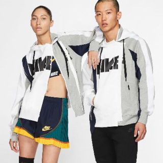 サカイ(sacai)のサカイ x ナイキ　19AW　パーカー　XSサイズ　新品(パーカー)